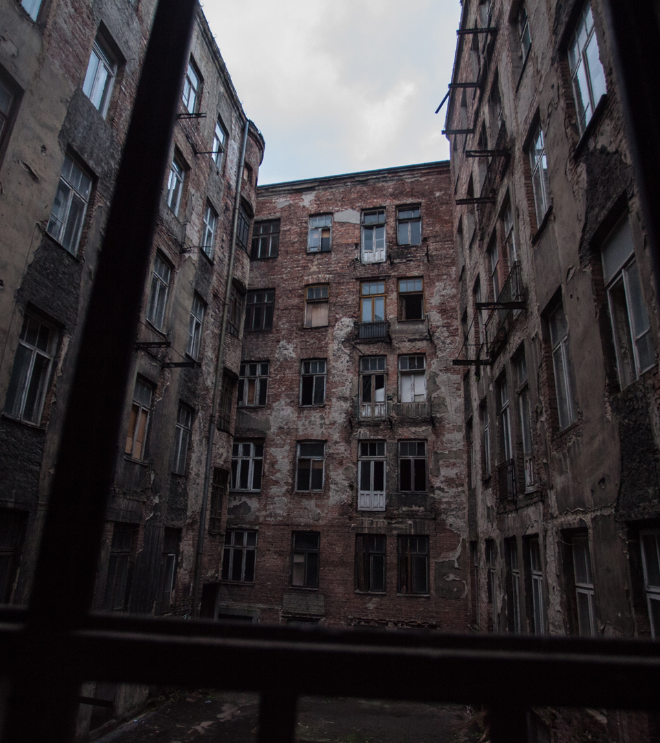 WARSAW MI POLIN MEZUZAH TRACE TENEMENT BRZESKA STREET SIDE VIEW