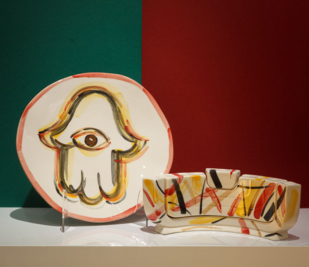 Hamsa plate + </BR> Menorah / Jewish Set 2026