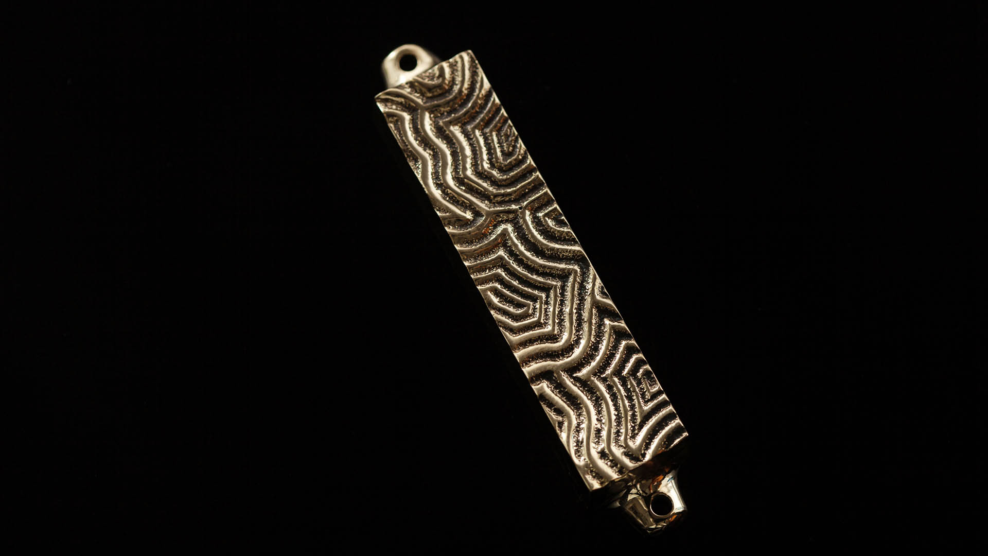 Metal Mezuzah Shapes collection by MI POLIN JUDAICA. Inspired by Art Deco geometry and industrial elegance, these small brass masterpieces are the perfect fusion of tradition and modern style.