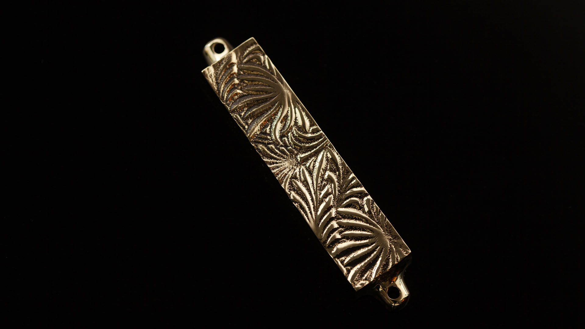 Metal Mezuzah Shapes collection by MI POLIN JUDAICA. Inspired by Art Deco geometry and industrial elegance, these small brass masterpieces are the perfect fusion of tradition and modern style.