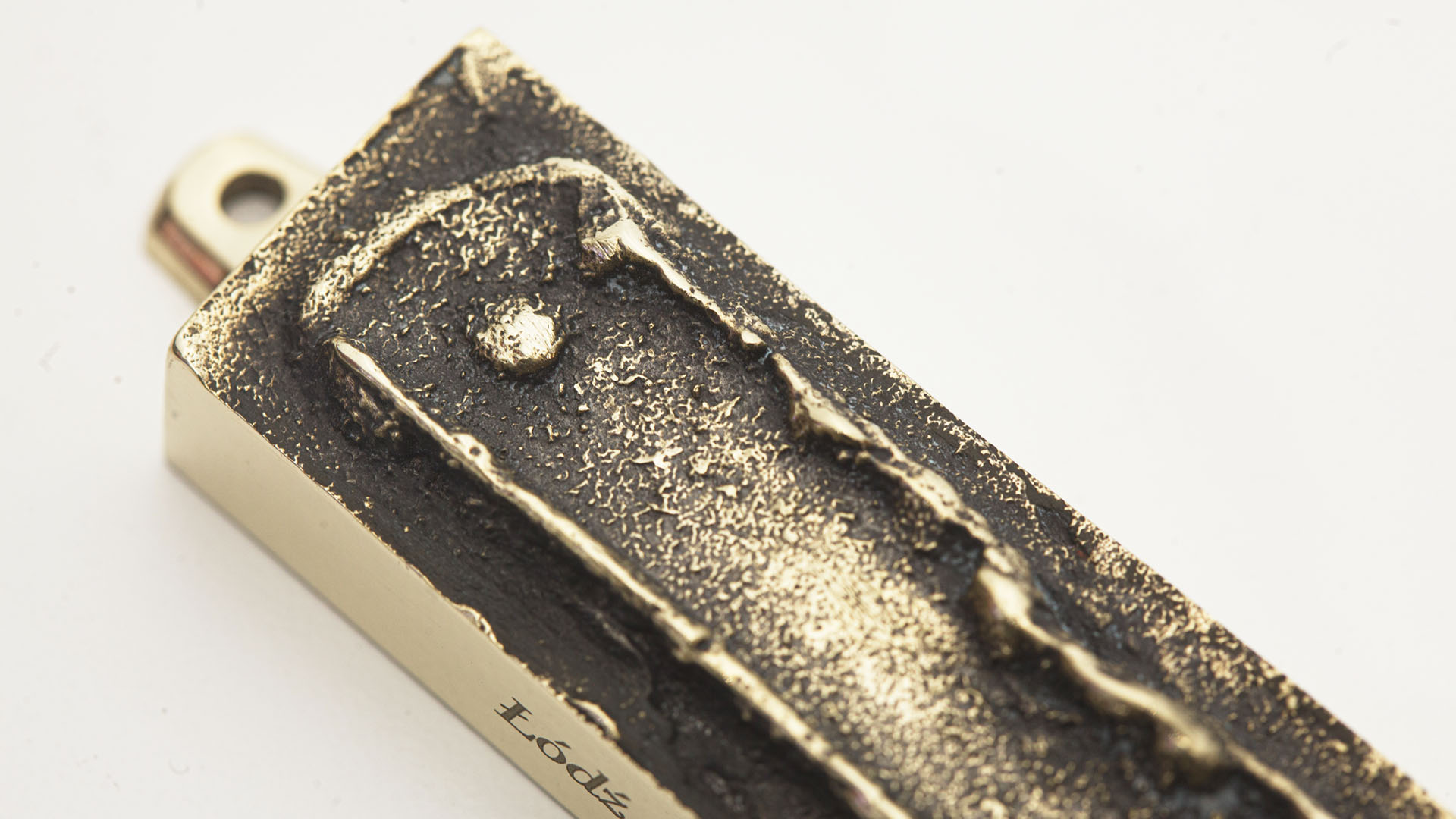 Mezuzah trace from Łódź found by MI POLIN in old tenement