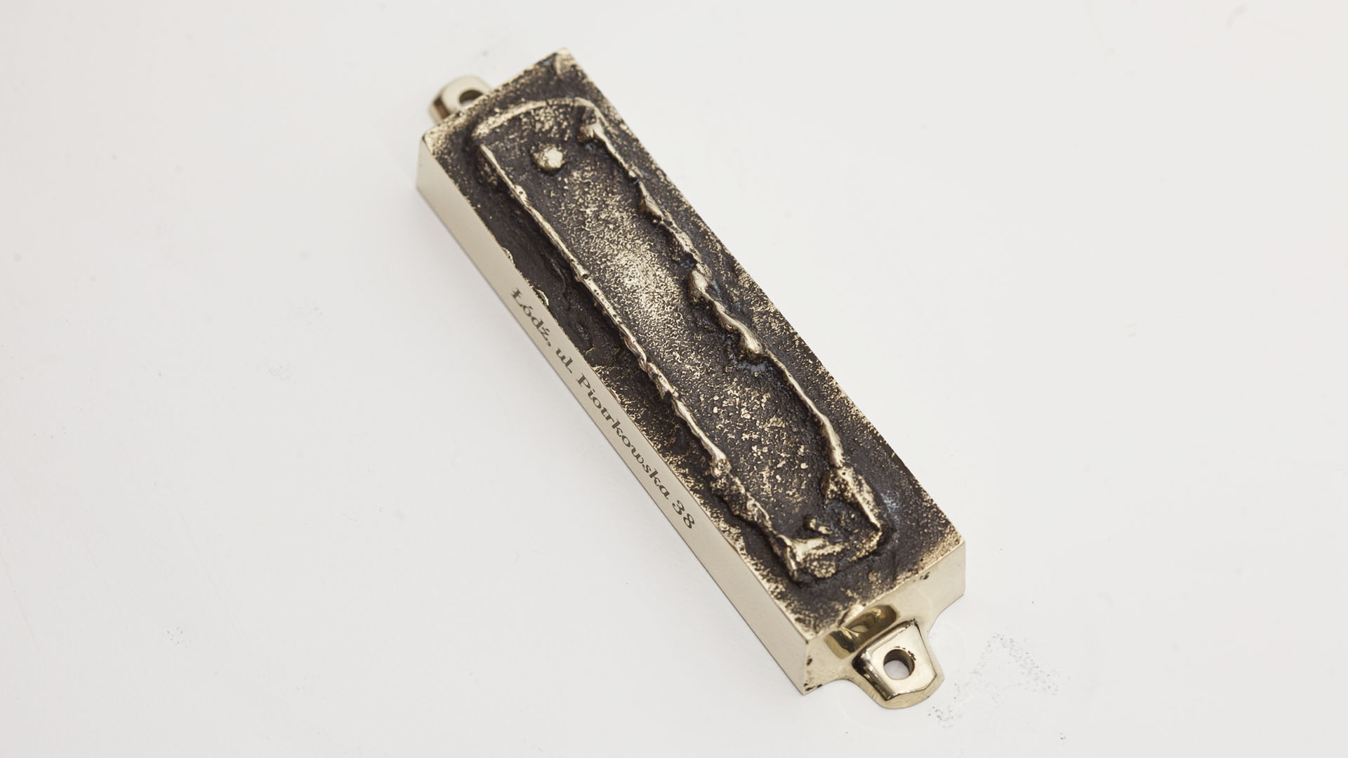 Mezuzah trace from Łódź found by MI POLIN in old tenement