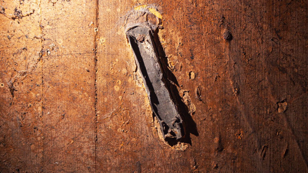 Mezuzah trace from Łódź found by MI POLIN in old tenement